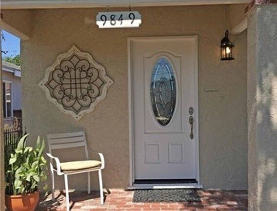 2nd image of 9849 Rosecrans Ave