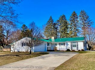 3800 Ridgefield Rd, Lansing, MI 48906