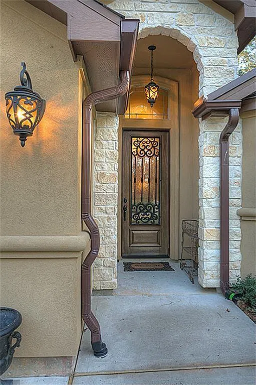 3 bed, 2.5 bath, 2019 sqft, $2,200 — Photo 3