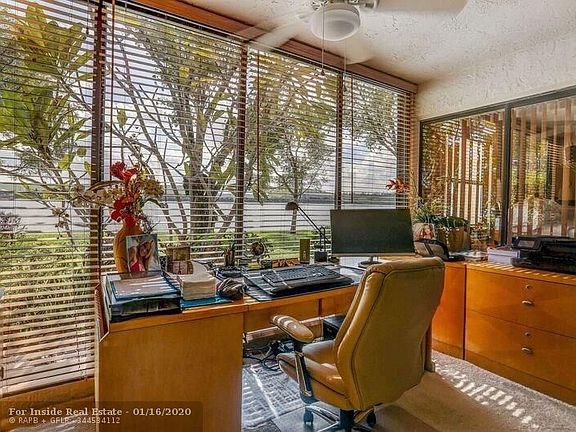 4th image of 805 Congressional Way #805