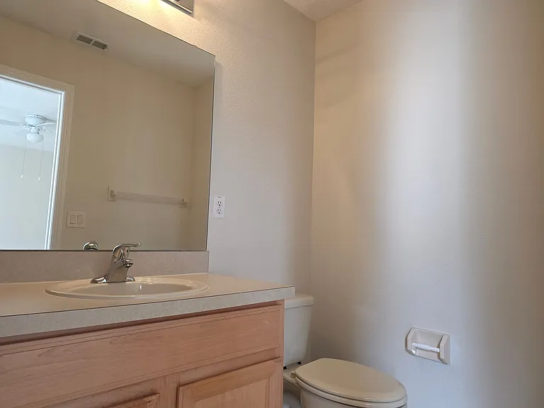 16661 Cedar Crest Dr — Photo 31
