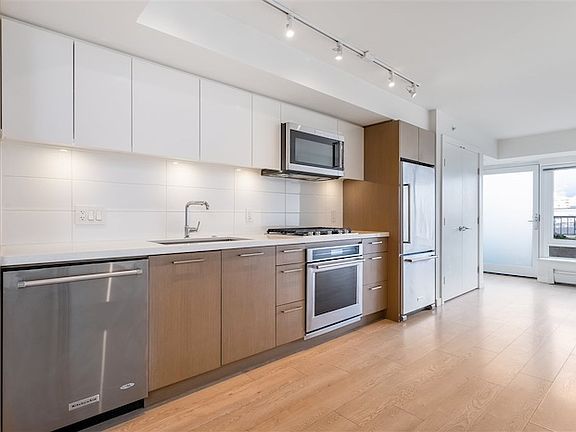 2nd image of 382 E 1st Ave