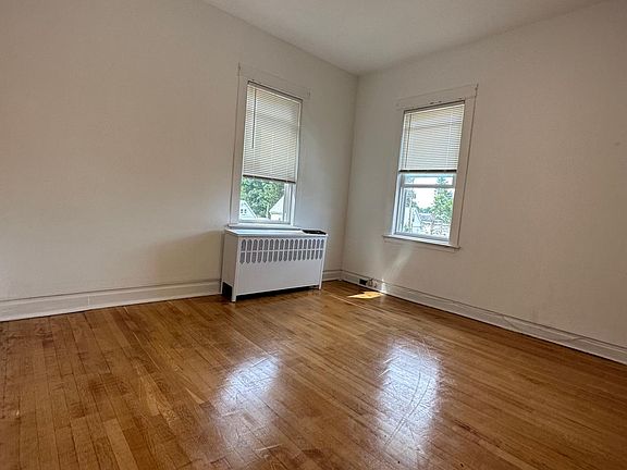 5th image of 471 Kimball Ave #2B