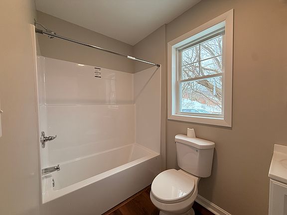 4th image of 40 E Hoosac St