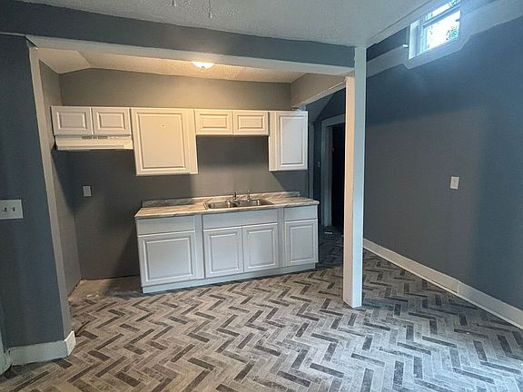 2nd image of 1004 East Ave #1