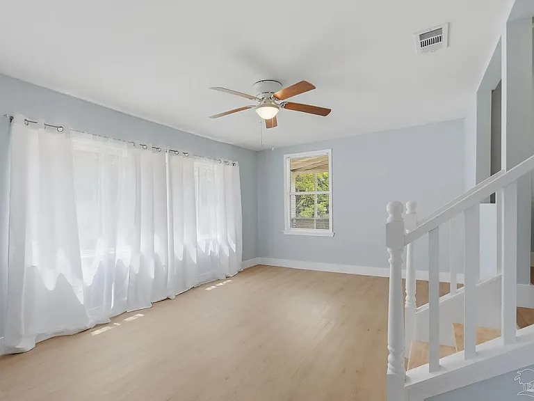 525 Pelham Rd — Photo 5