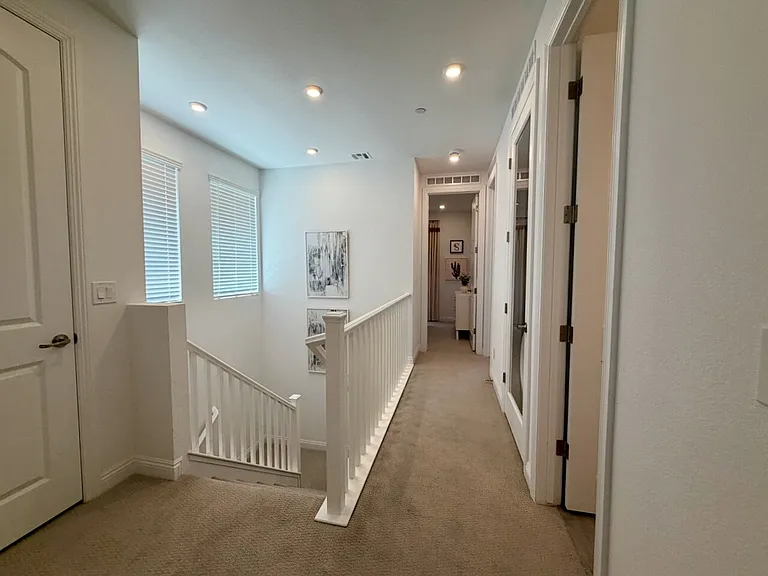 802 Royal Beekman St — Photo 35