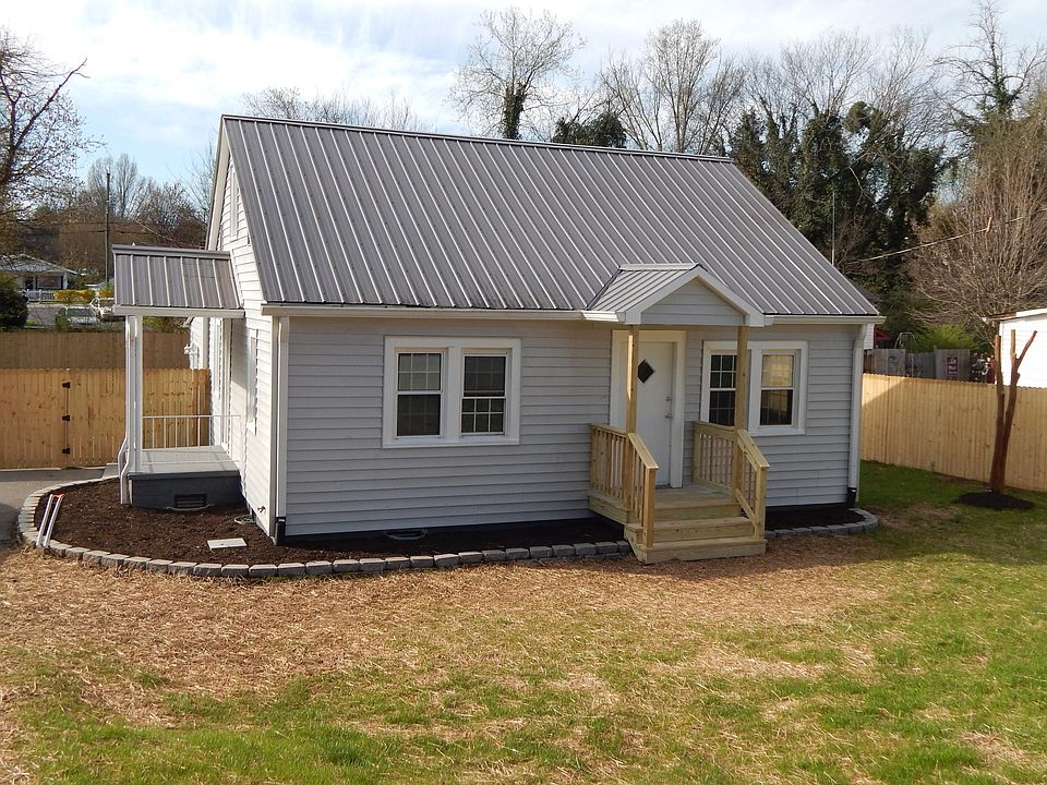 1st image of 2404 Cedar Ln
