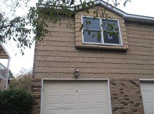 2430 E 51st St APT A, Davenport, IA 52807