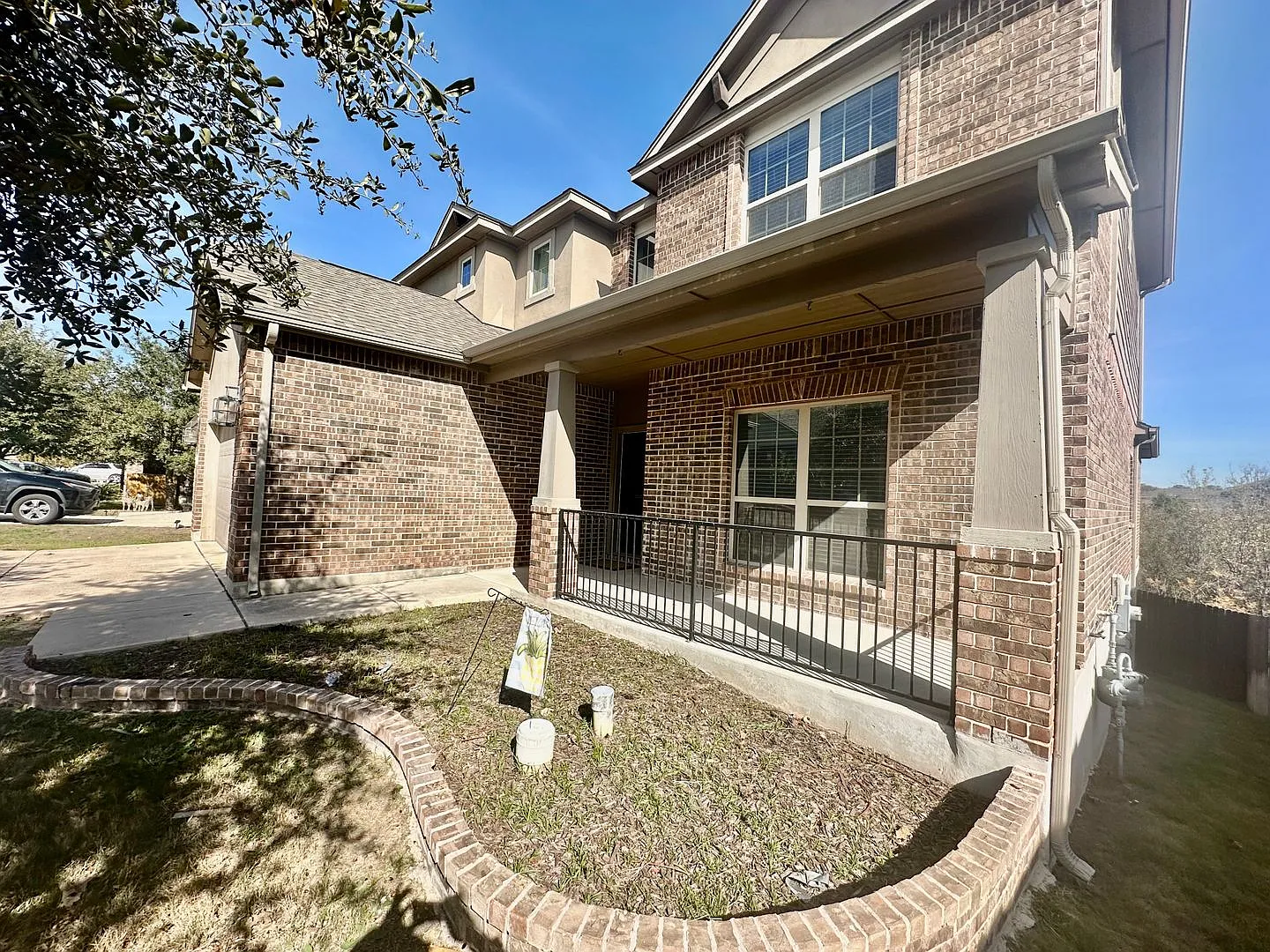 Fantastic Location ~ Convenient to Lackland, great restaurants ~ Room to Spread out! — Photo 2