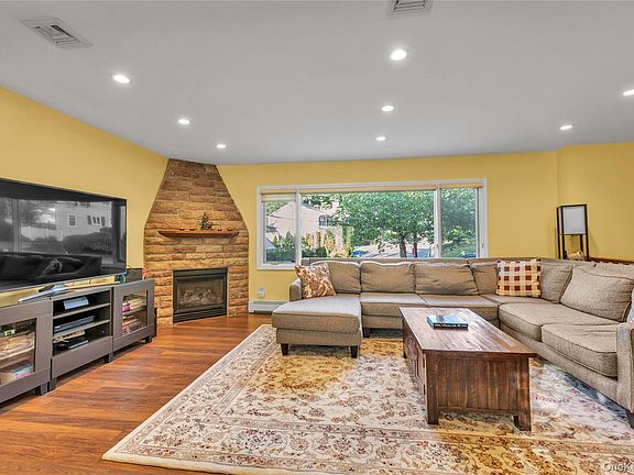 3rd image of 90 Virginia Drive