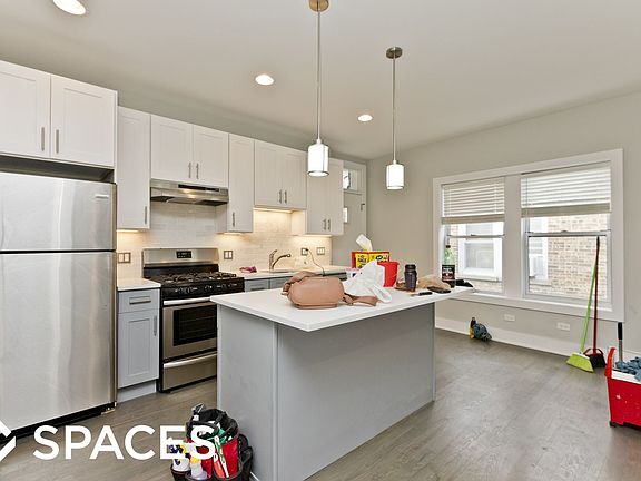 2nd image of 1835 W Foster Ave #3