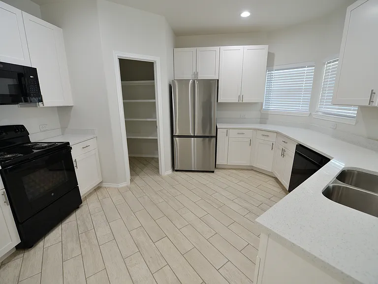 2361 Murphy Ct — Photo 6
