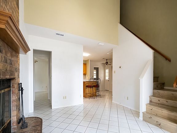 2nd image of 2620 Bauer Dr