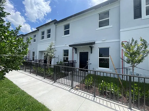 12460 SW 248th St #8 Photo 1