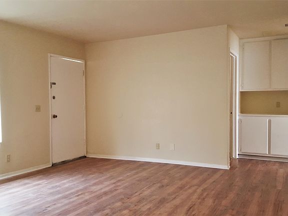 5th image of 458 W 5th St