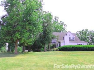 11506 Club Rd, Cedar Rapids, IA 52404