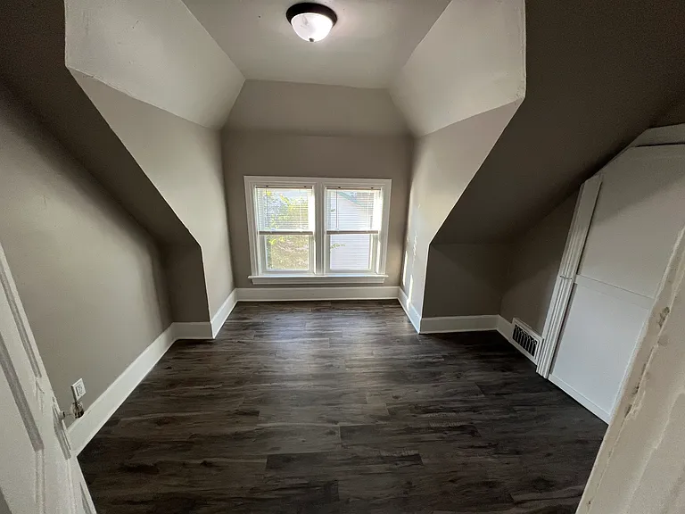 313 S Prairie Ave #3 — Photo 6