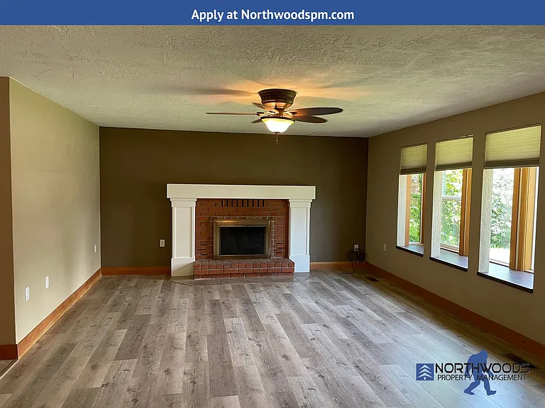 2213 Greenbrook Dr — Photo 5