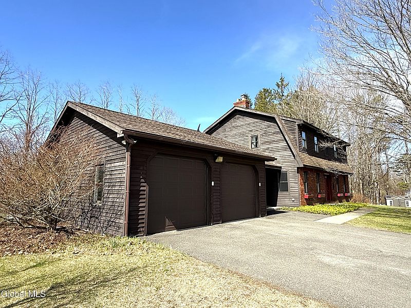 3rd image of 127 Gardner Hill Road