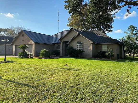 2nd image of 14906 Live Oak Ln