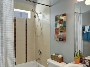 9414 35th Ave SW #B, Seattle, WA 98126