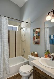 9414 35th Ave SW #B, Seattle, WA, 98126