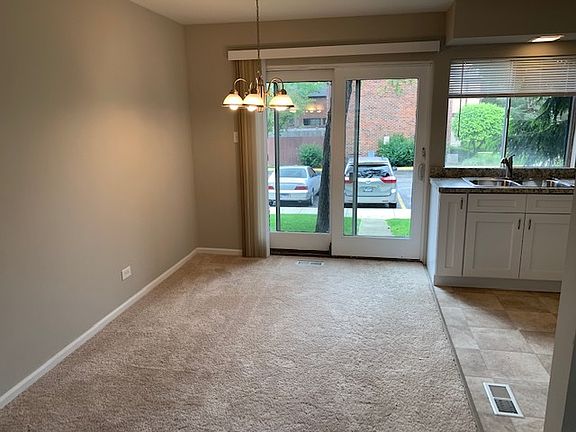 4th image of 18W172 Buckingham Ln