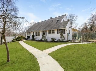 65 S Manor Dr, White Plains, NY 10603