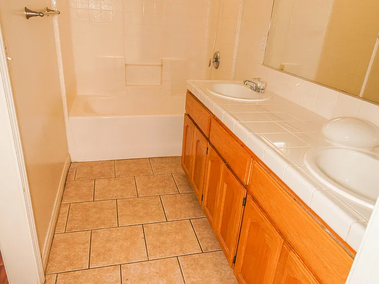 3610 Madison Ave — Photo 13