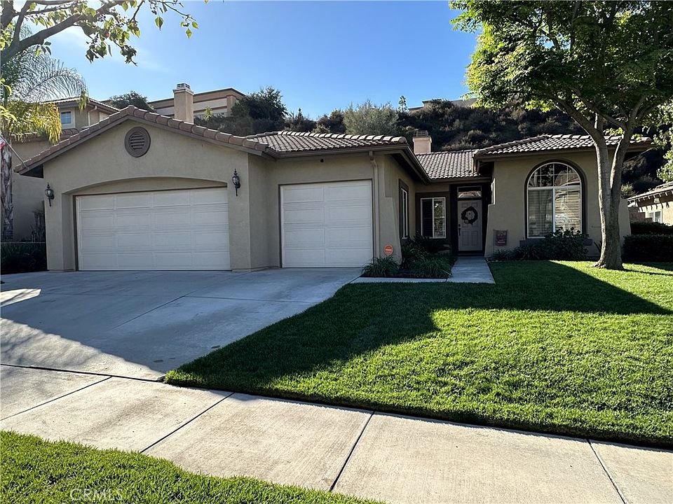 1st image of 33943 Pinehurst Dr