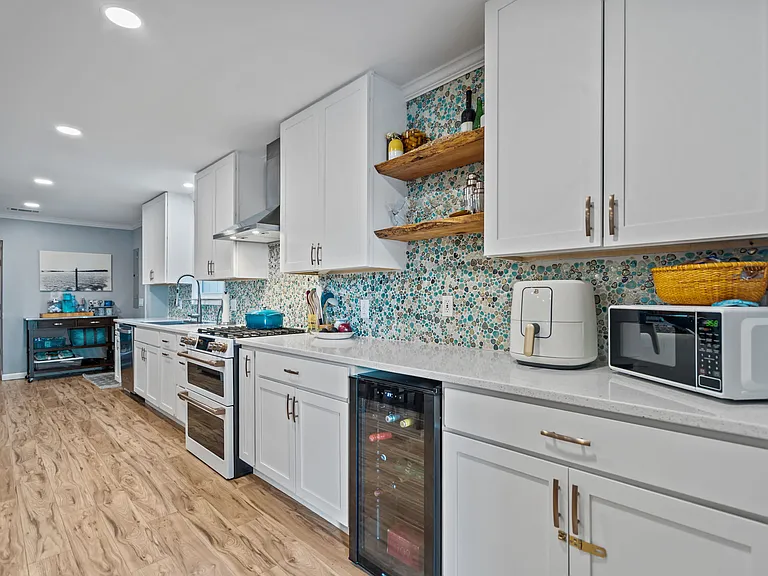 109 River Dr — Photo 8