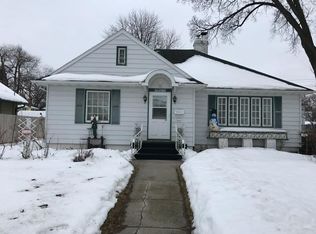 1002 Almonte Ave, Grand Forks, ND 58201