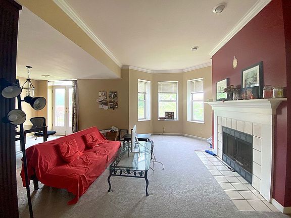 5th image of 4256 Lindell Blvd APT B
