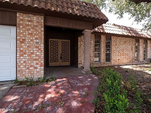 2nd image of 1204 Avenue A #Z