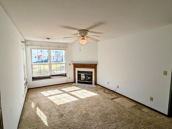 2nd image of 751 Forest Glen Dr