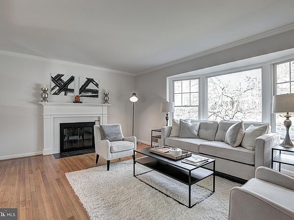 5th image of 905 Waynewood Blvd