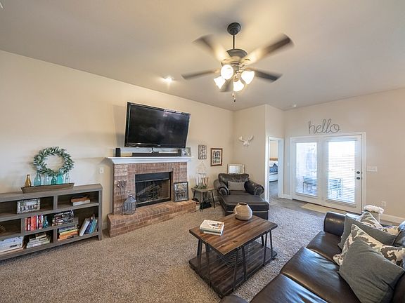 5th image of 405 O'Rourke St