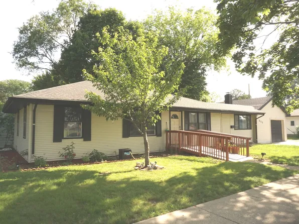 805 W Ridgeland Ave, Waukegan, IL 60085