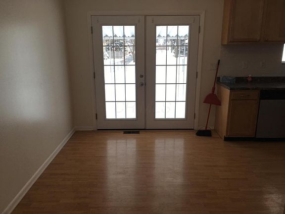 5th image of 3674 Midland St