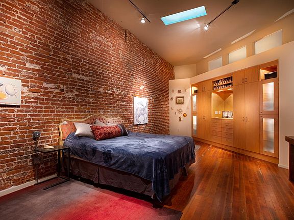 Smaller bedroom