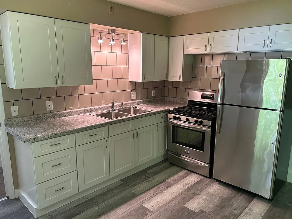 1548 Kitchen