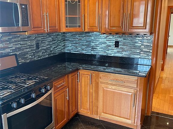 5th image of 8619 123rd St