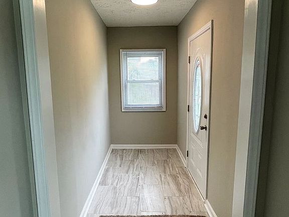 2nd image of 1095 Strathdon Ave