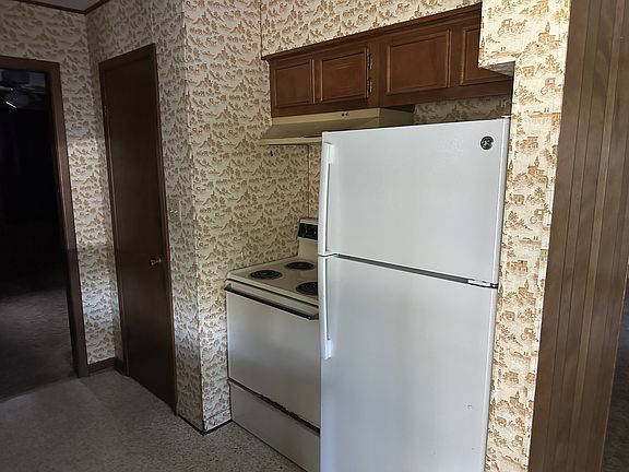 4th image of 703 E 5th St #A