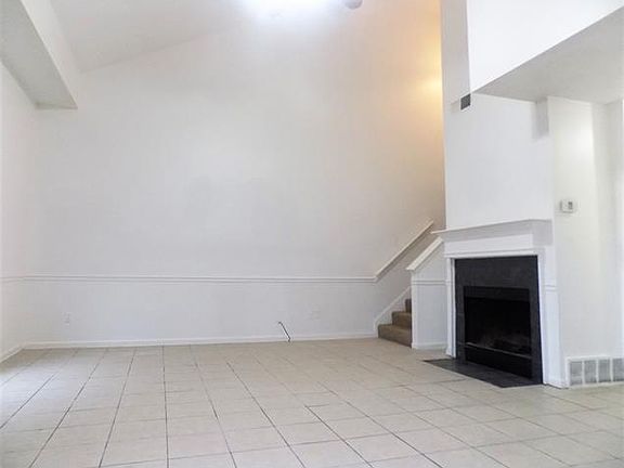 4th image of 6840 Meadow Chase Ln