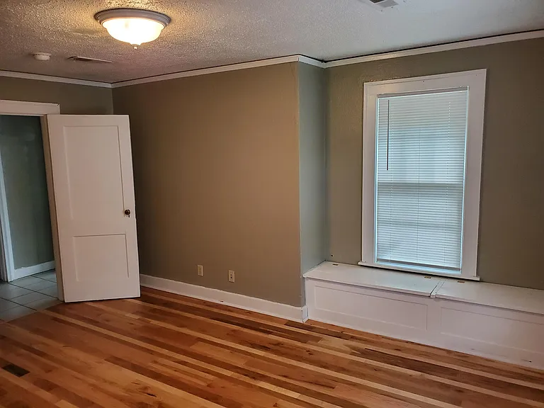 1621 Fairchildapt 2 Loft — Photo 9