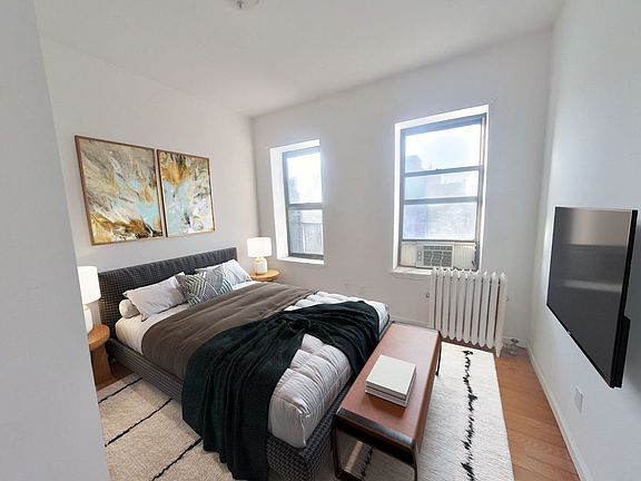 3rd image of 164 Allen St APT 4C