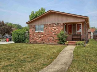 17911 Pasadena St, Roseville, MI 48066