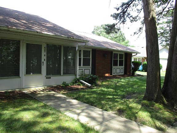 2nd image of 422D Chatham Ct #100D